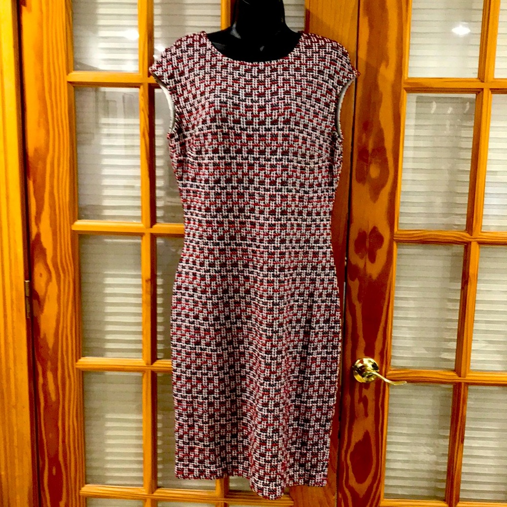 St.John Knit Sz 10 Sleeveless Dress